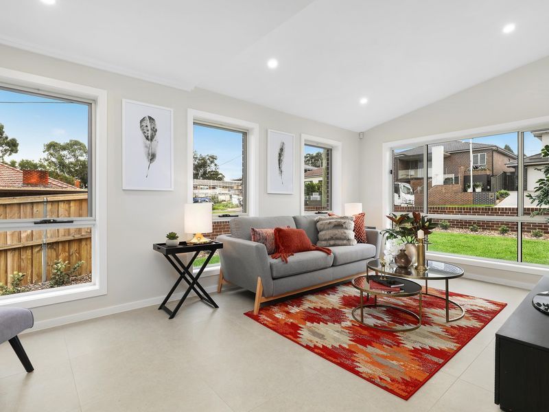 5 bedrooms House in 42 Arnett Street PENDLE HILL NSW, 2145