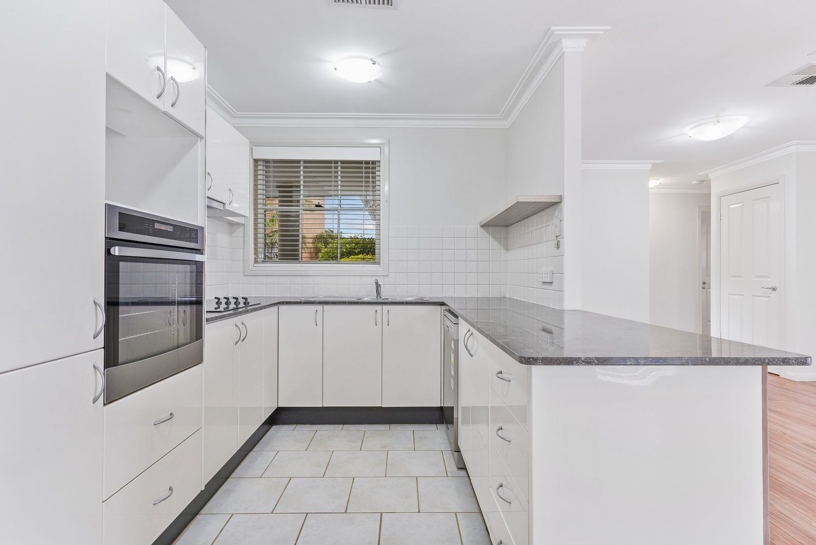 3/186 Bath Road, Kirrawee NSW 2232, Image 2