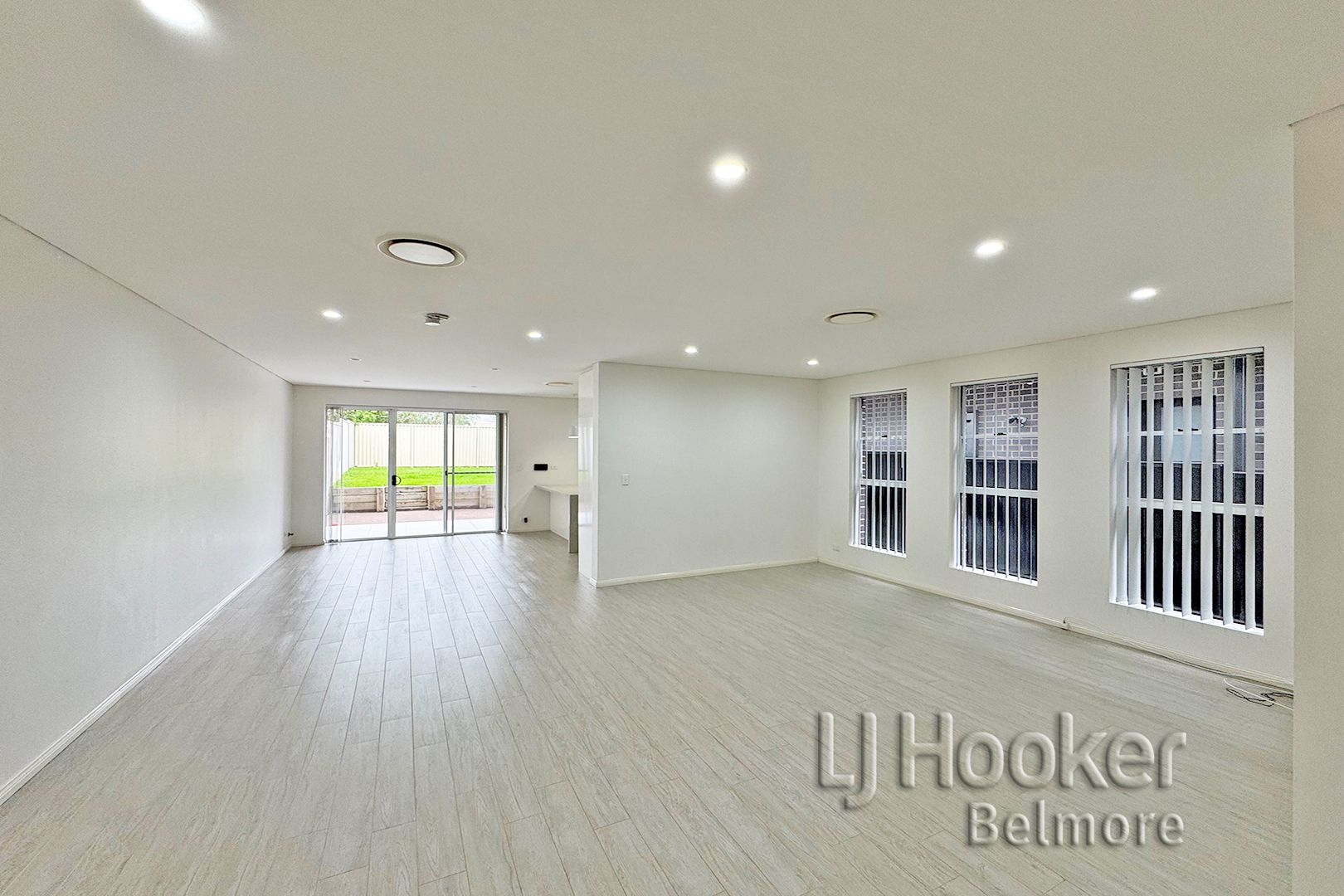 4 bedrooms Duplex in 43 Hebe Street GREENACRE NSW, 2190