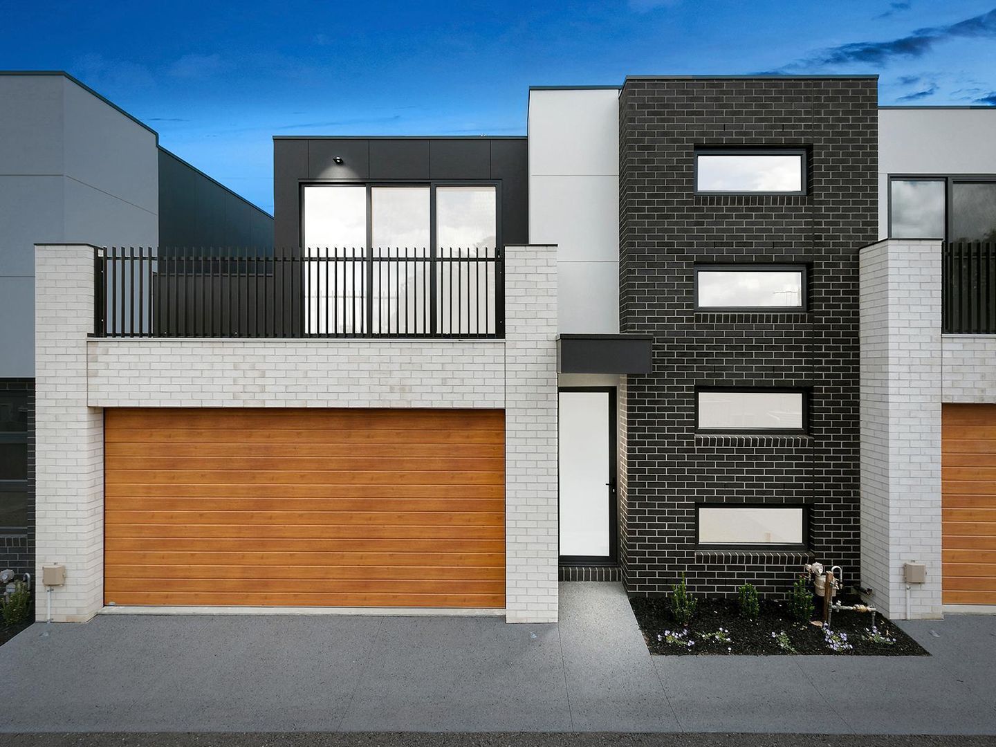 2/1 Church Street, Belmont VIC 3216, Image 2