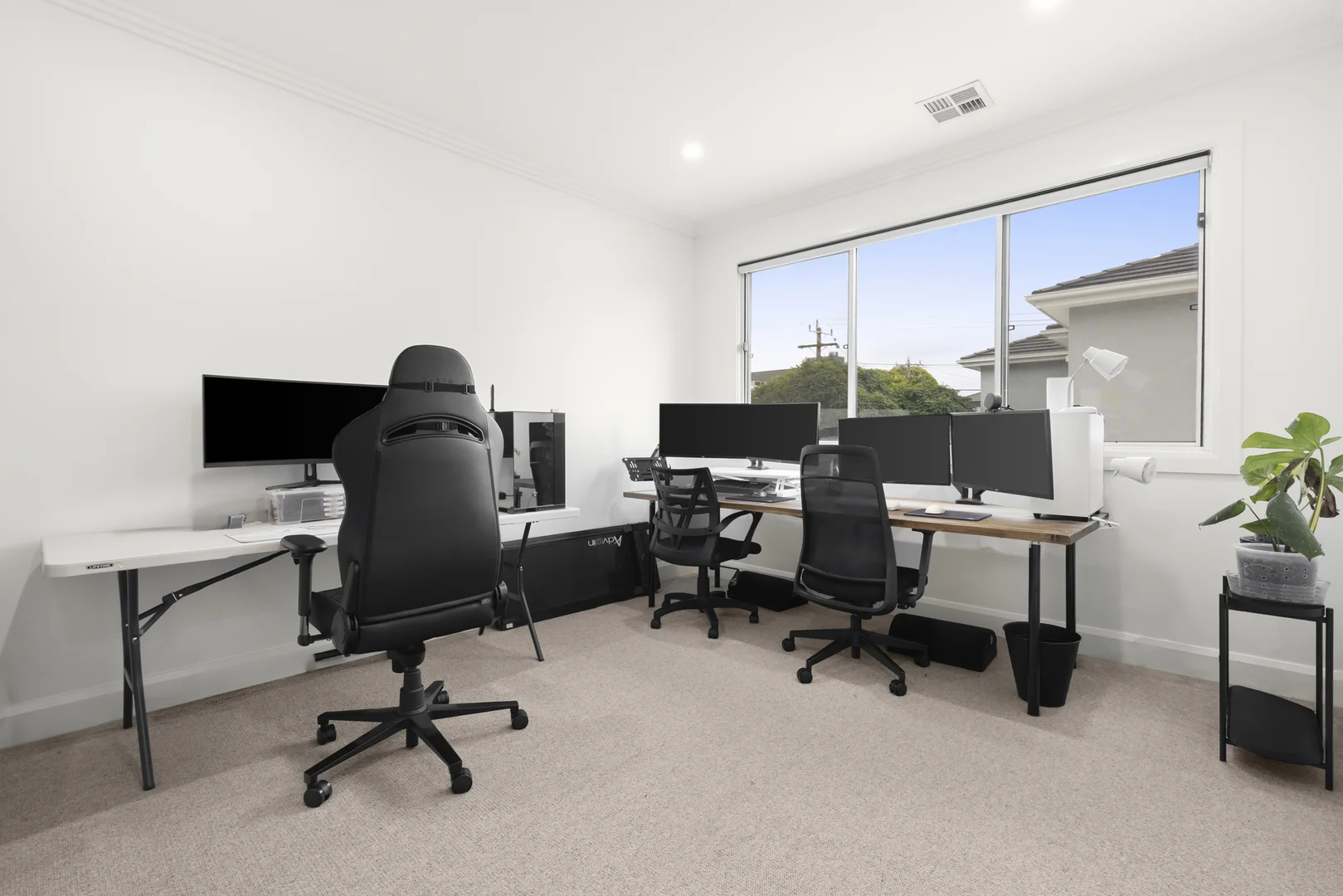 Additional image 10 of 2/16 Hampshire Road, Glen Waverley VIC 3150