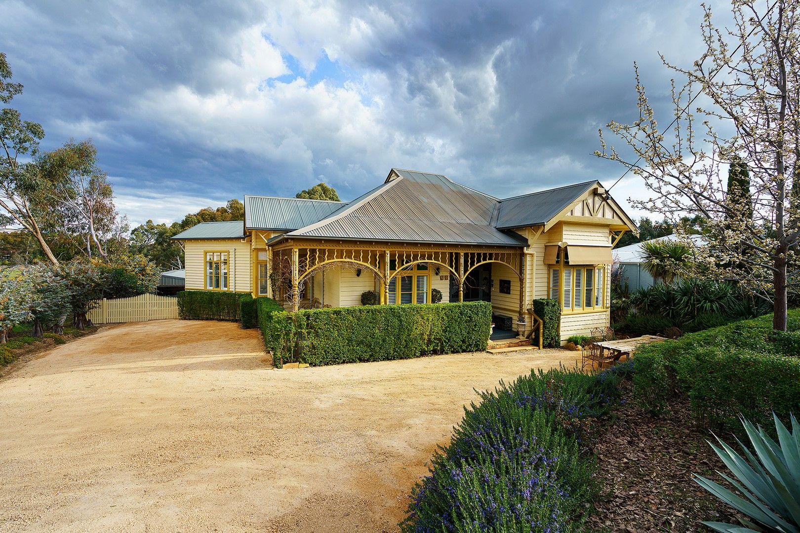 37 Ray Street, Castlemaine VIC 3450 Domain