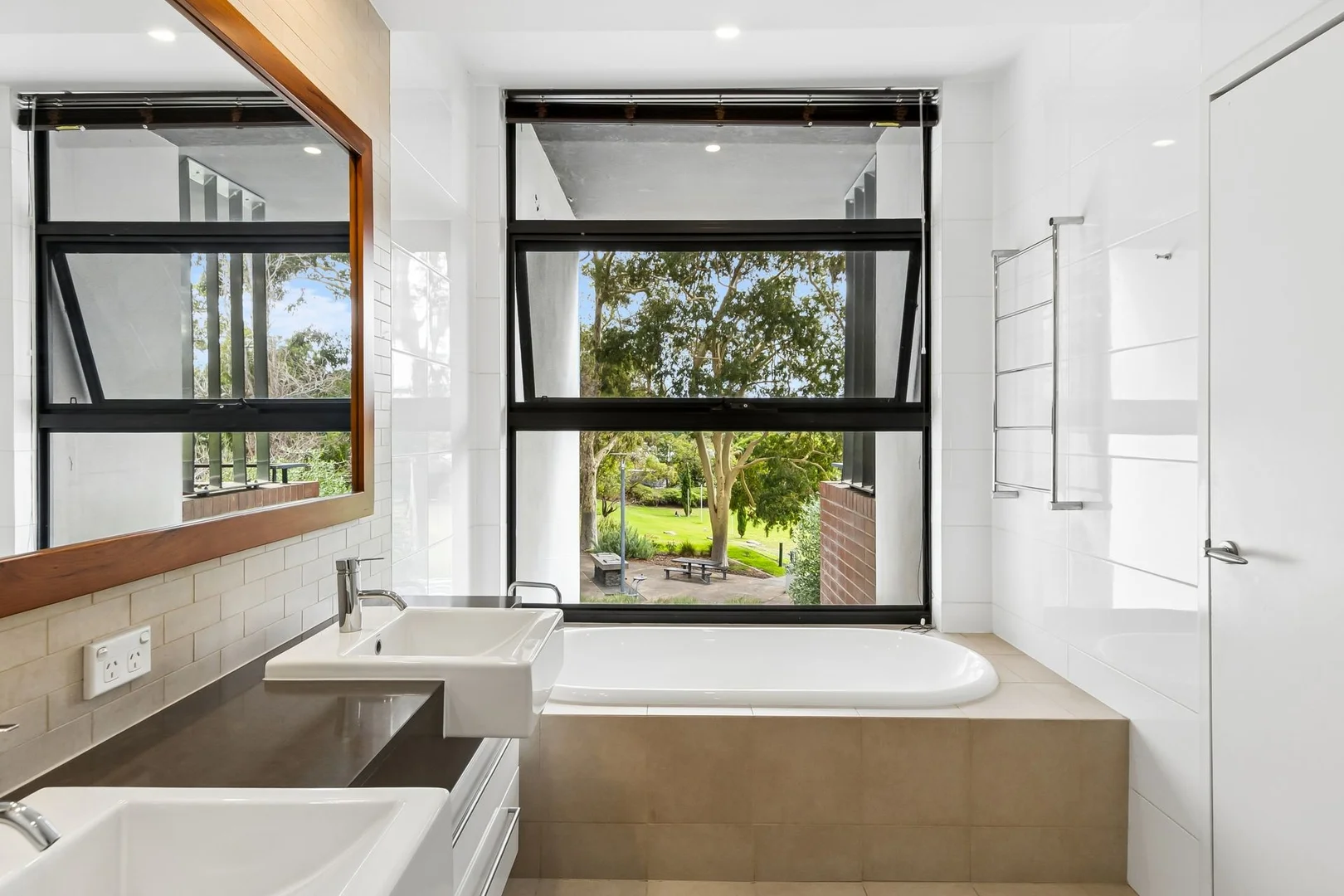 Additional image 10 of 8 Lupin Hill Grove, Nedlands WA 6009