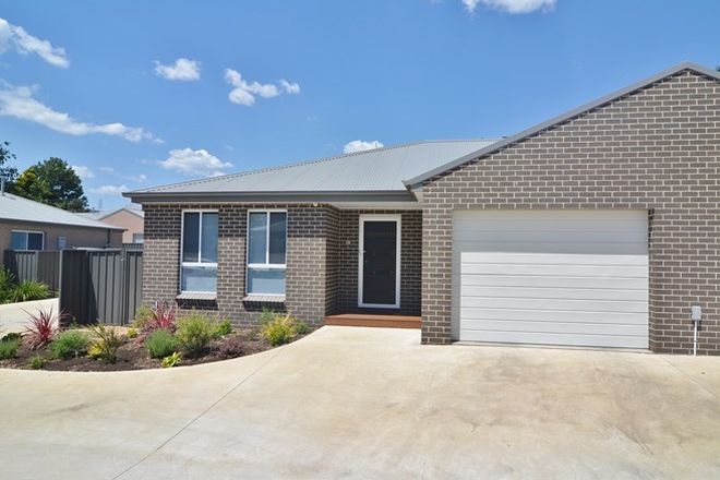 Picture of 1/15 Hoskins Avenue, LITHGOW NSW 2790