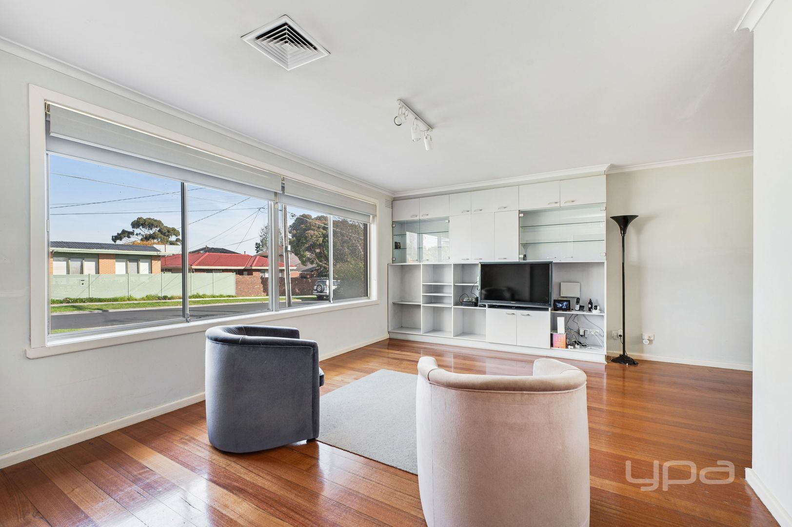 18 Bamford Avenue, Westmeadows VIC 3049, Image 2