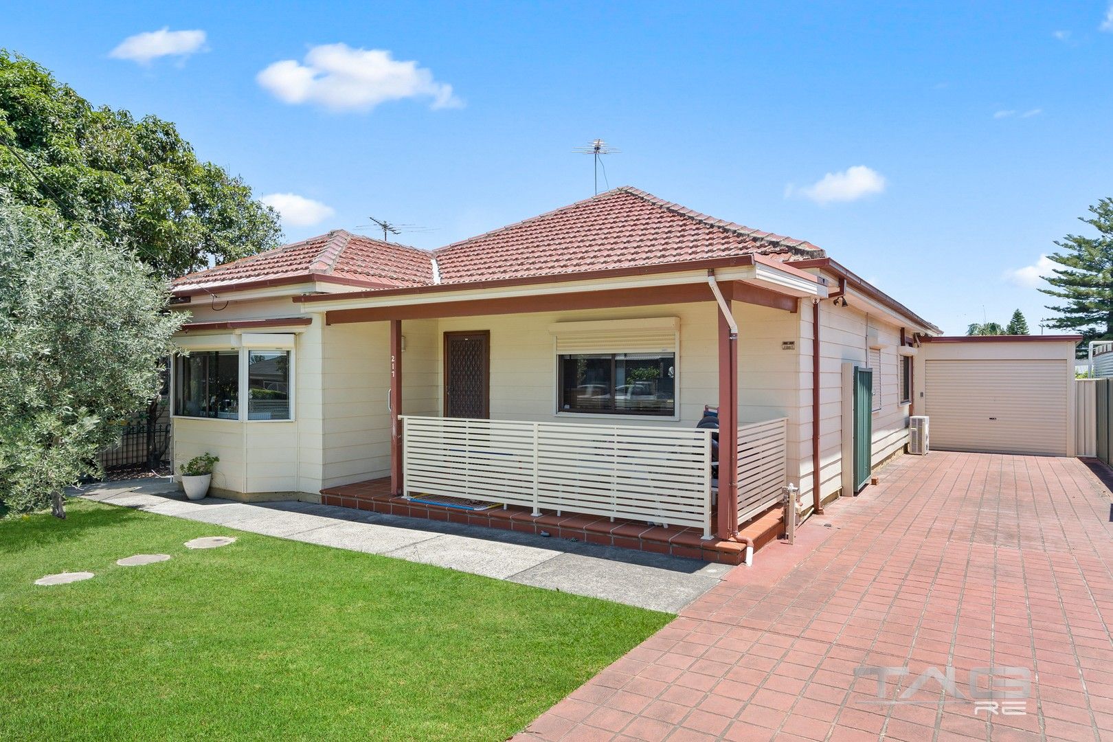 4 bedrooms House in 217 Fowler Road GUILDFORD WEST NSW, 2161