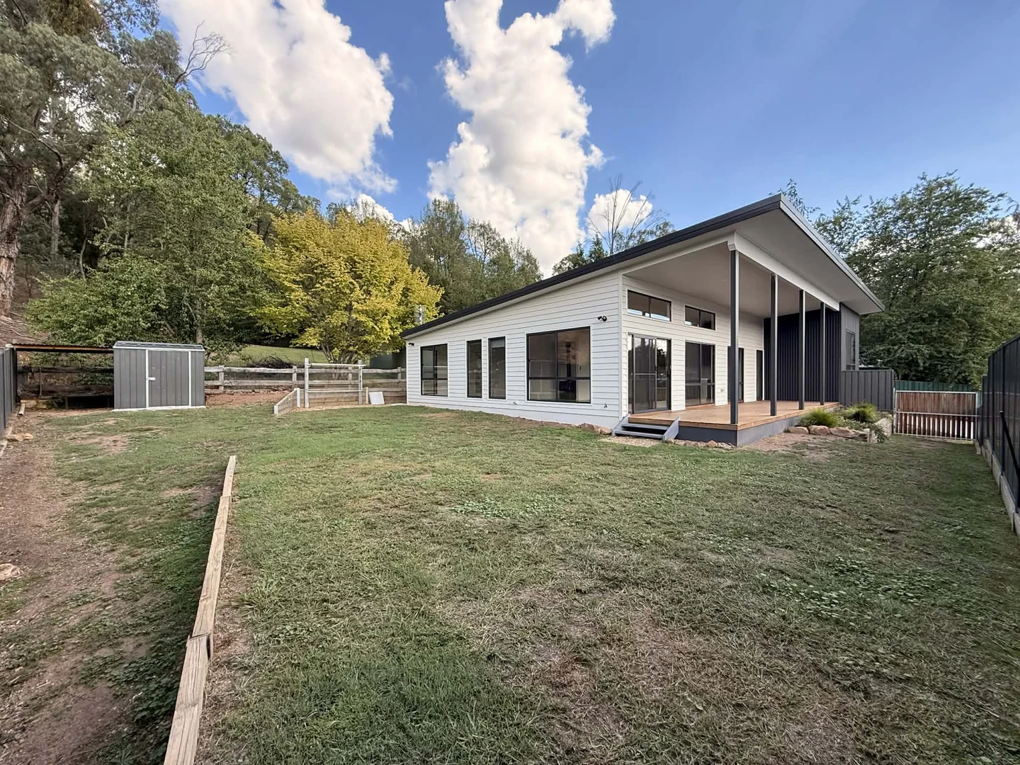 Additional image 18 of Bright VIC 3741