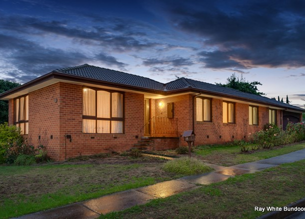 15 Blackman Avenue, Mill Park VIC 3082