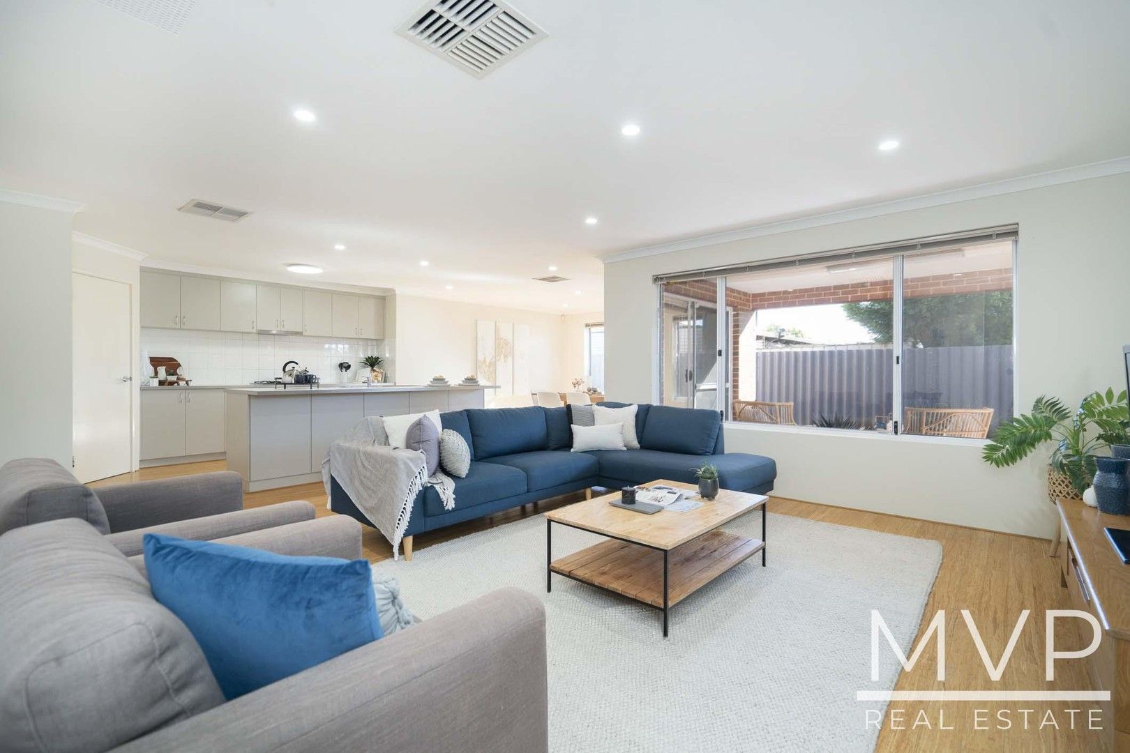 3 bedrooms House in 4A Loris Way KARDINYA WA, 6163