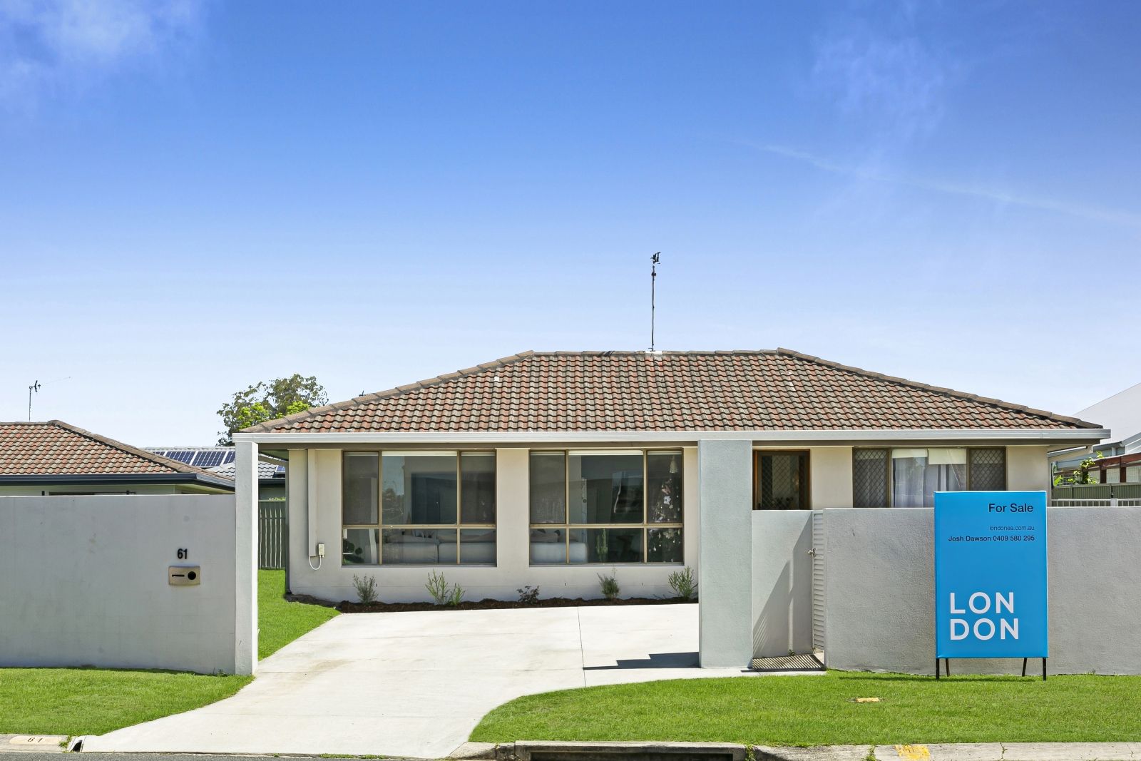 4 bedrooms House in 61 Rumrunner Street MERMAID WATERS QLD, 4218