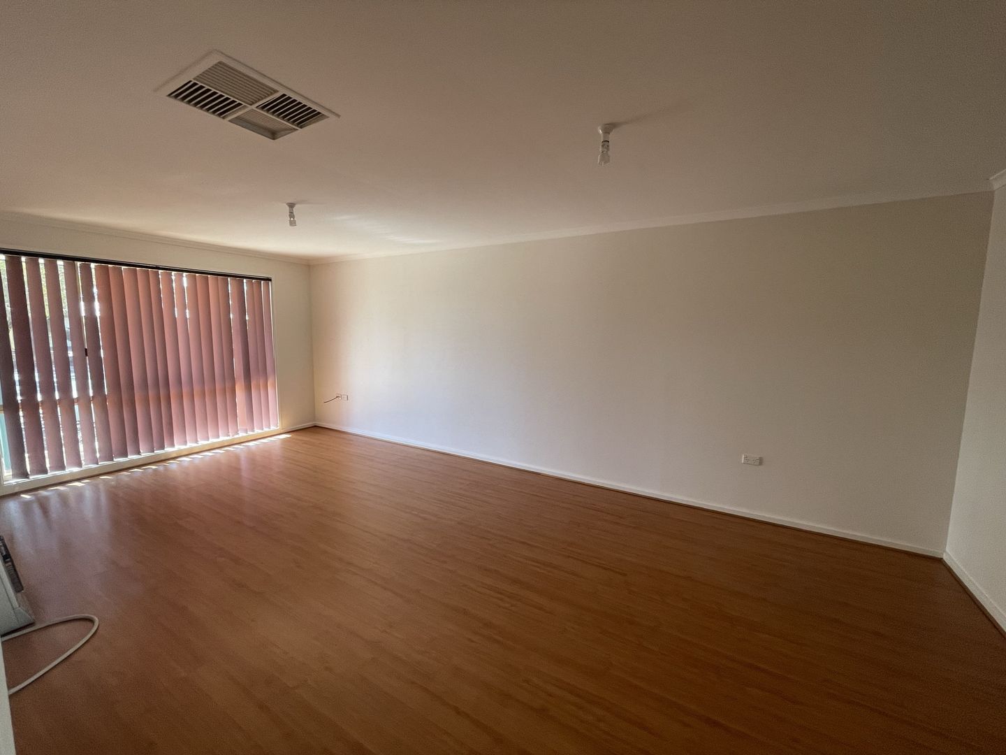 8 Hermit Street, Roxby Downs SA 5725 Domain