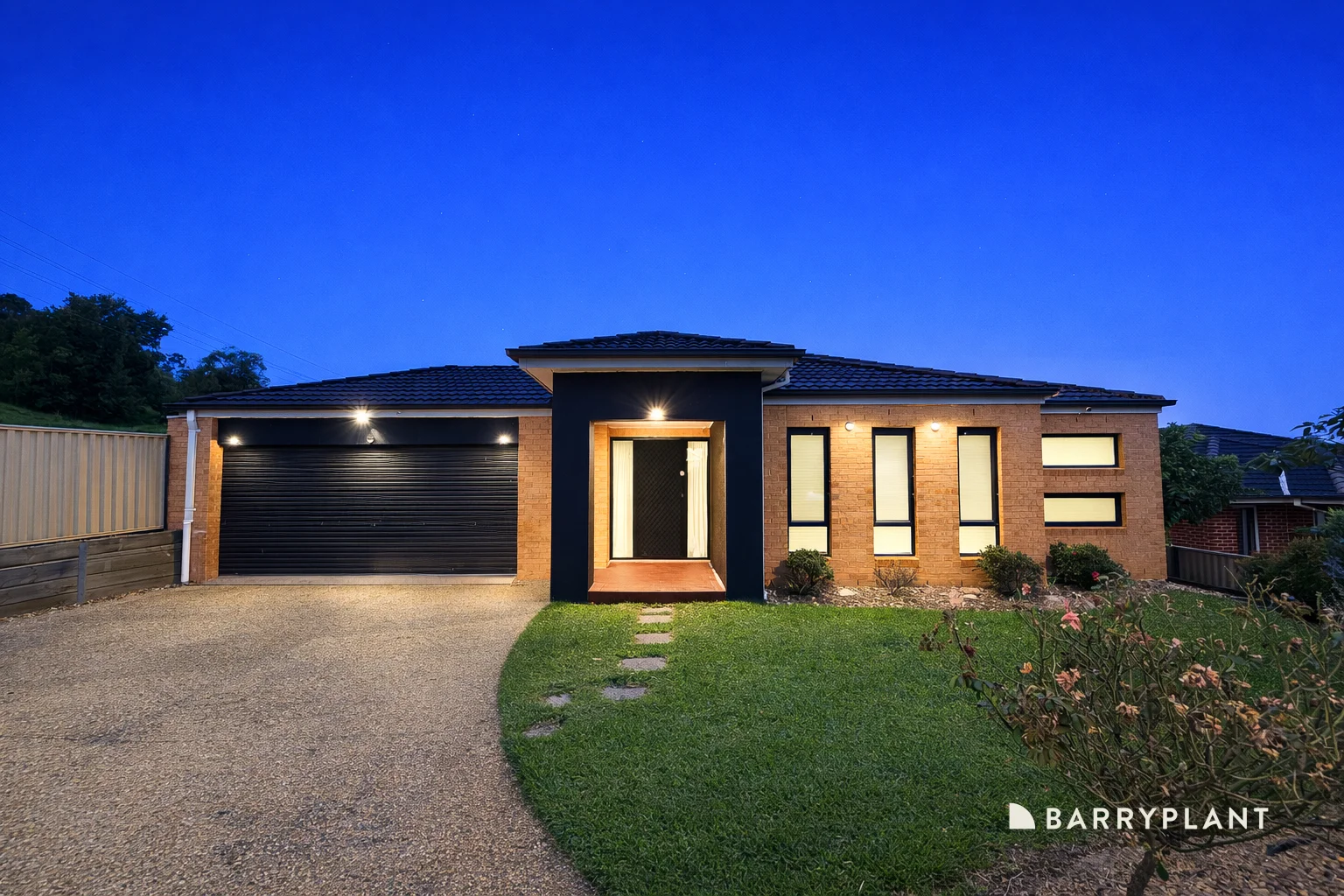 Primary image of 17 Valleyview Grove, Drouin VIC 3818