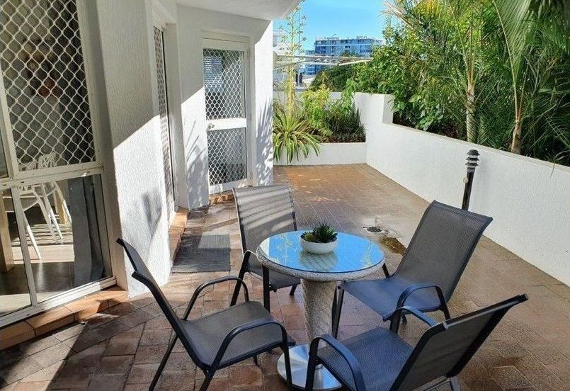 2 bedrooms Apartment / Unit / Flat in 2/10 Jubilee Avenue BROADBEACH QLD, 4218