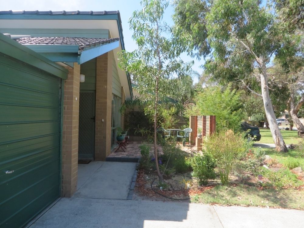 9 Bardoel Court, CHELSEA VIC 3196, Image 2