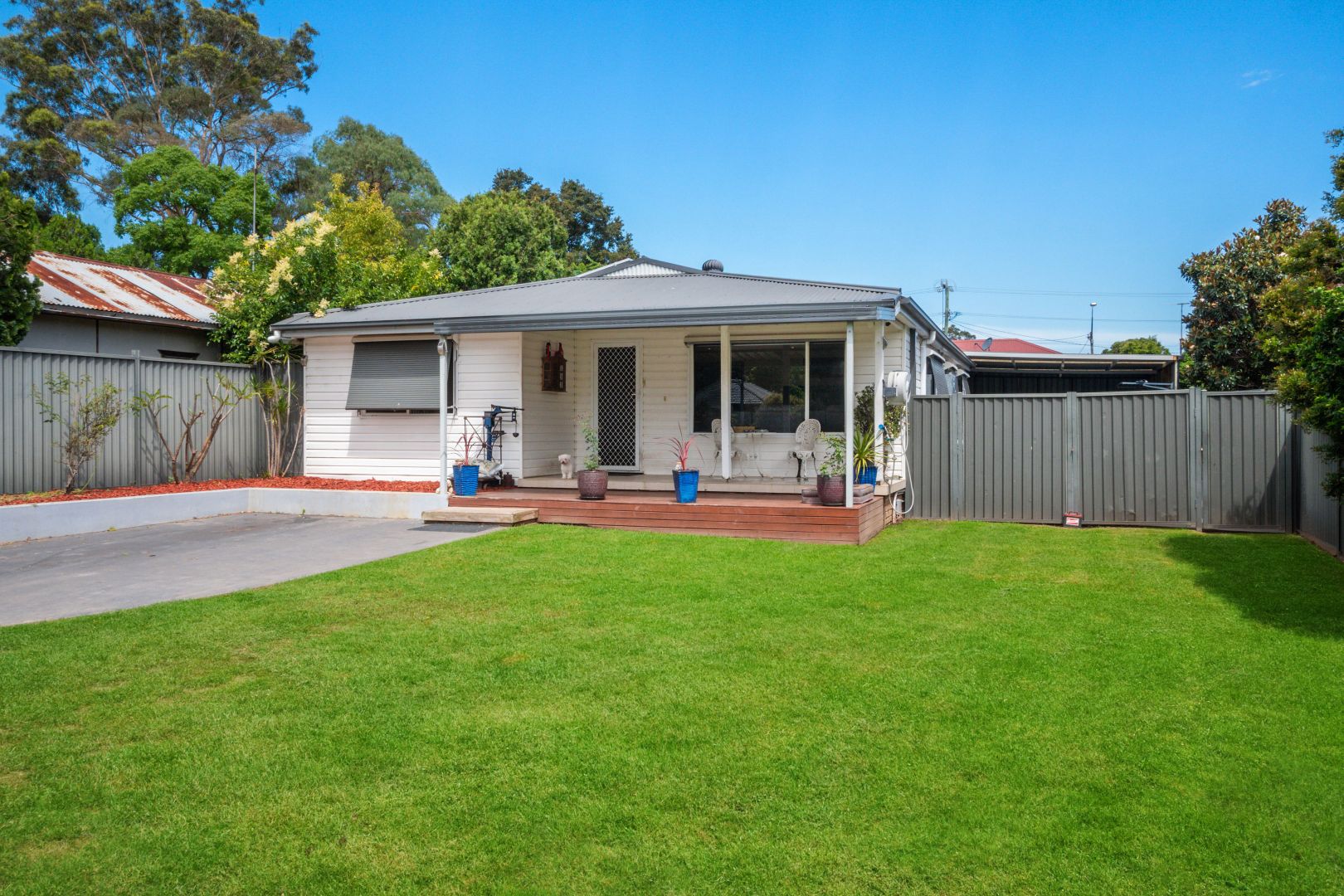 566 Street, South Windsor Property History & Address Research