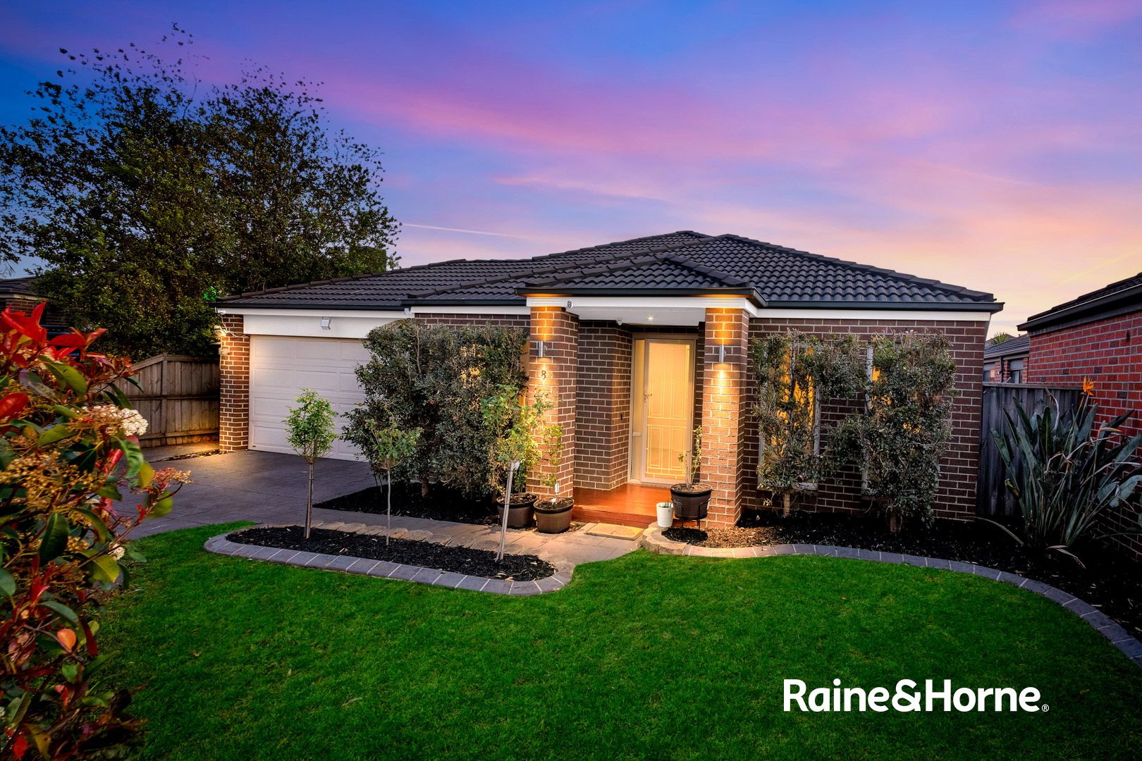 3 bedrooms House in 8 Tournament Place CRANBOURNE NORTH VIC, 3977