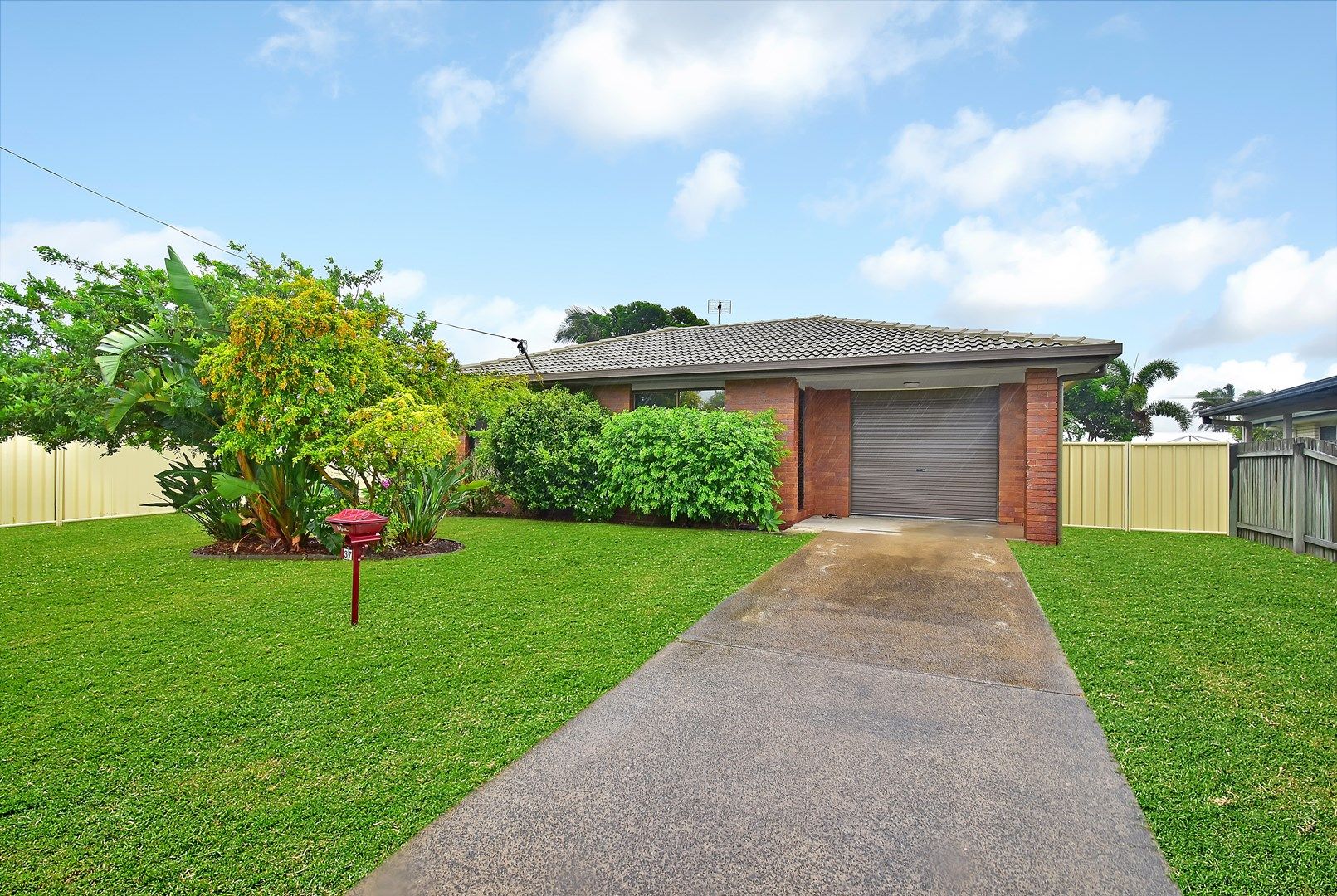 37 Lapoinya Crescent, Warana QLD 4575, Image 0