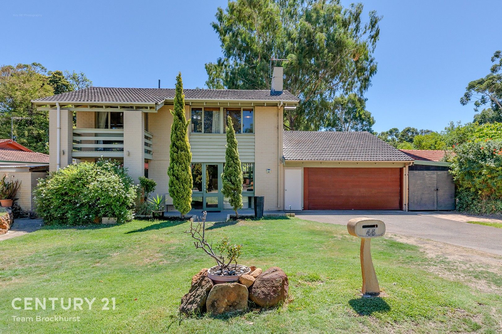 4 bedrooms House in 45 Regency Drive THORNLIE WA, 6108