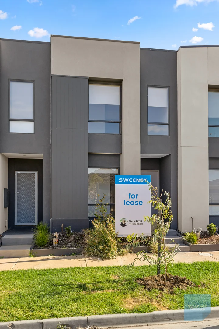 6 Turning Loop, Fraser Rise VIC 3336 - House For Rent | Domain