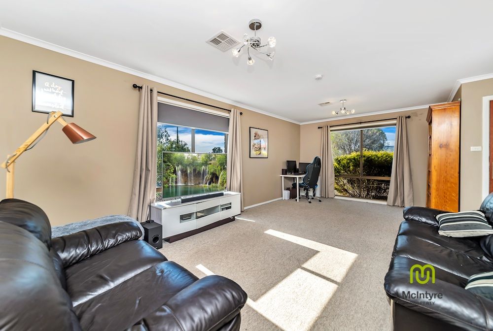 127 Louisa Lawson Crescent, Gilmore ACT 2905, Image 2