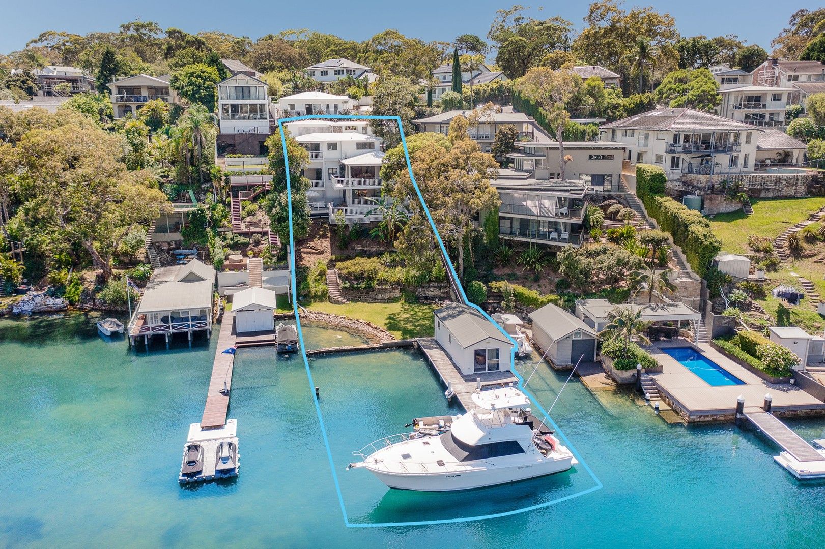 5 bedrooms House in 223 Gannons Road CARINGBAH SOUTH NSW, 2229