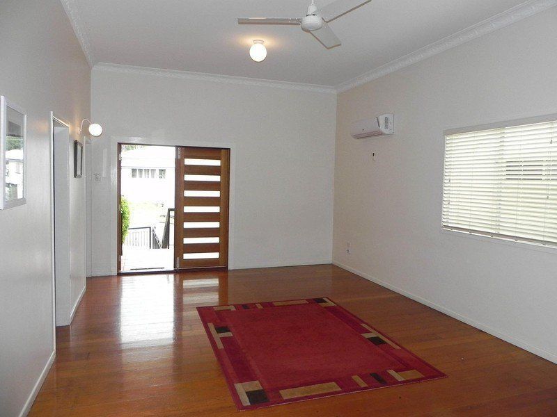 12 Seventh Avenue, Windsor QLD 4030, Image 2