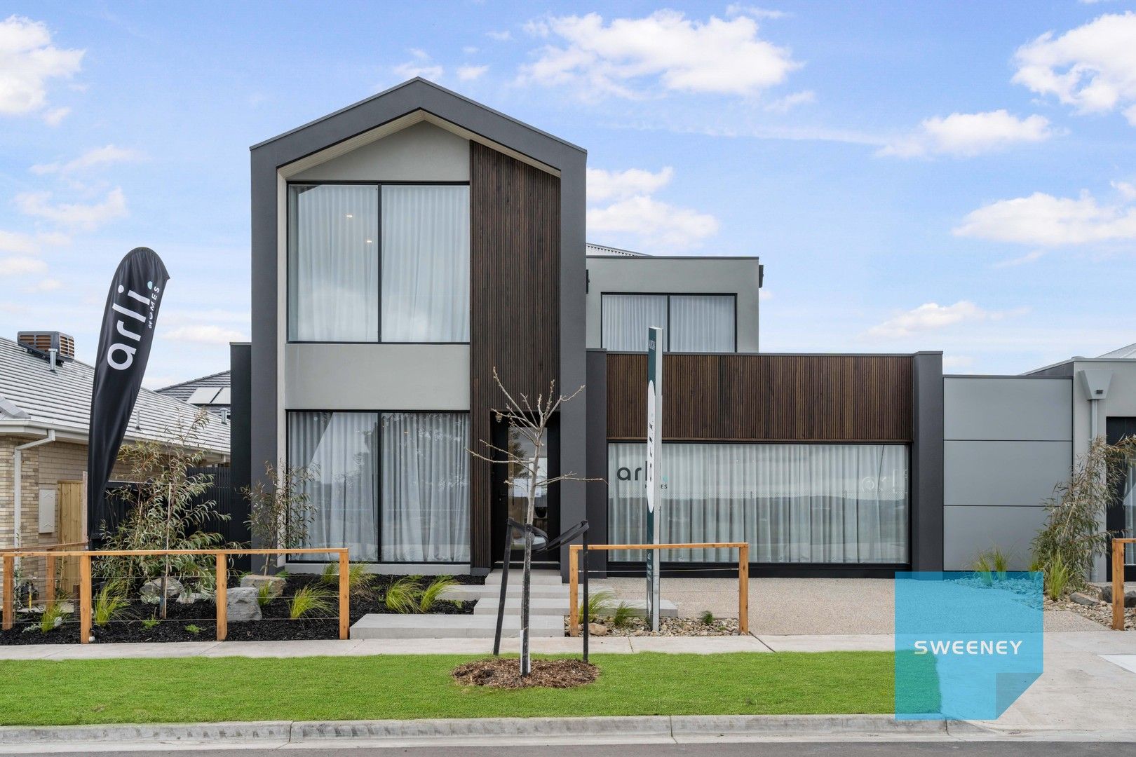 4 bedrooms House in 14 Missy Street WOLLERT VIC, 3750