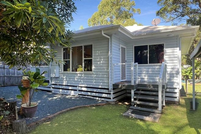 Picture of 22 Tingara Street, MACLEAY ISLAND QLD 4184