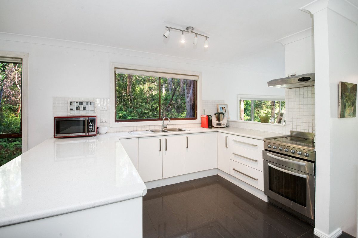 21 Palmgrove Place, North Avoca NSW 2260, Image 2