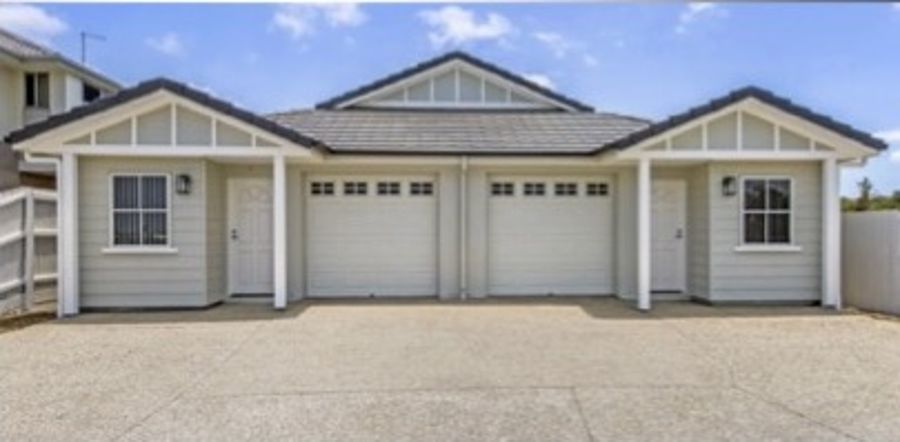 6 bedrooms House in  FLINDERS VIEW QLD, 4305