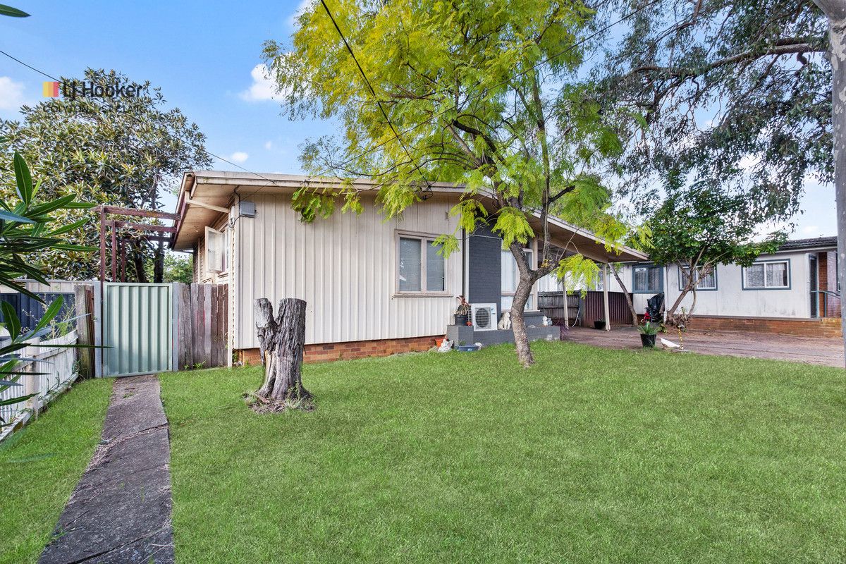 3 bedrooms House in 15 Manila Road LETHBRIDGE PARK NSW, 2770