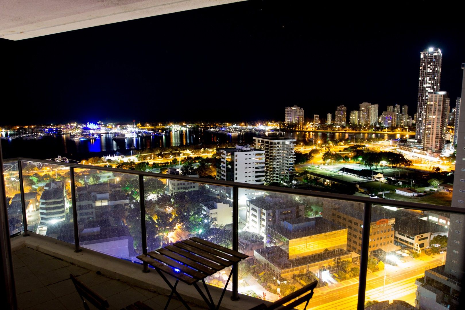 2 bedrooms Apartment / Unit / Flat in Lawson St SOUTHPORT QLD, 4215