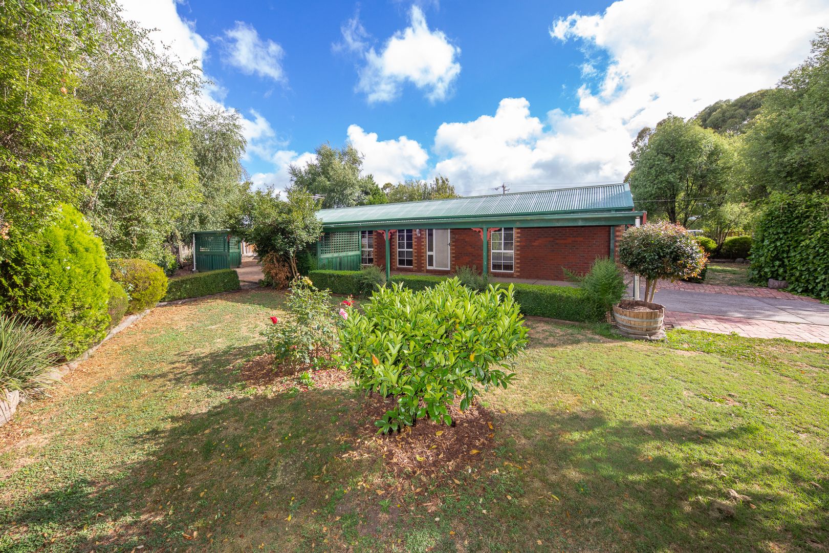 6 Scenic Crt, Gisborne VIC 3437 House For Rent 525 Domain