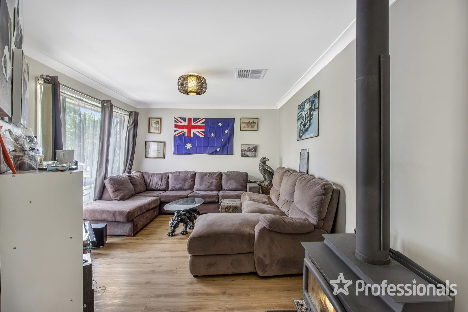 8 Juniper Place, Forest Hill NSW 2651, Image 2
