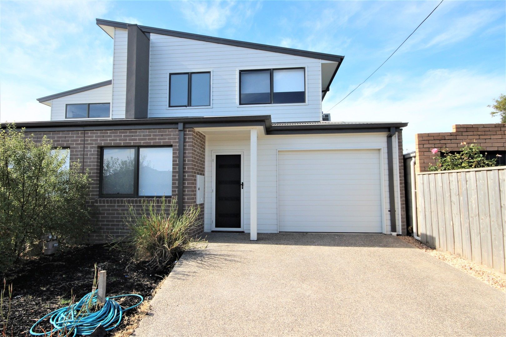 3 bedrooms Townhouse in 33B Collins Street ST ALBANS PARK VIC, 3219