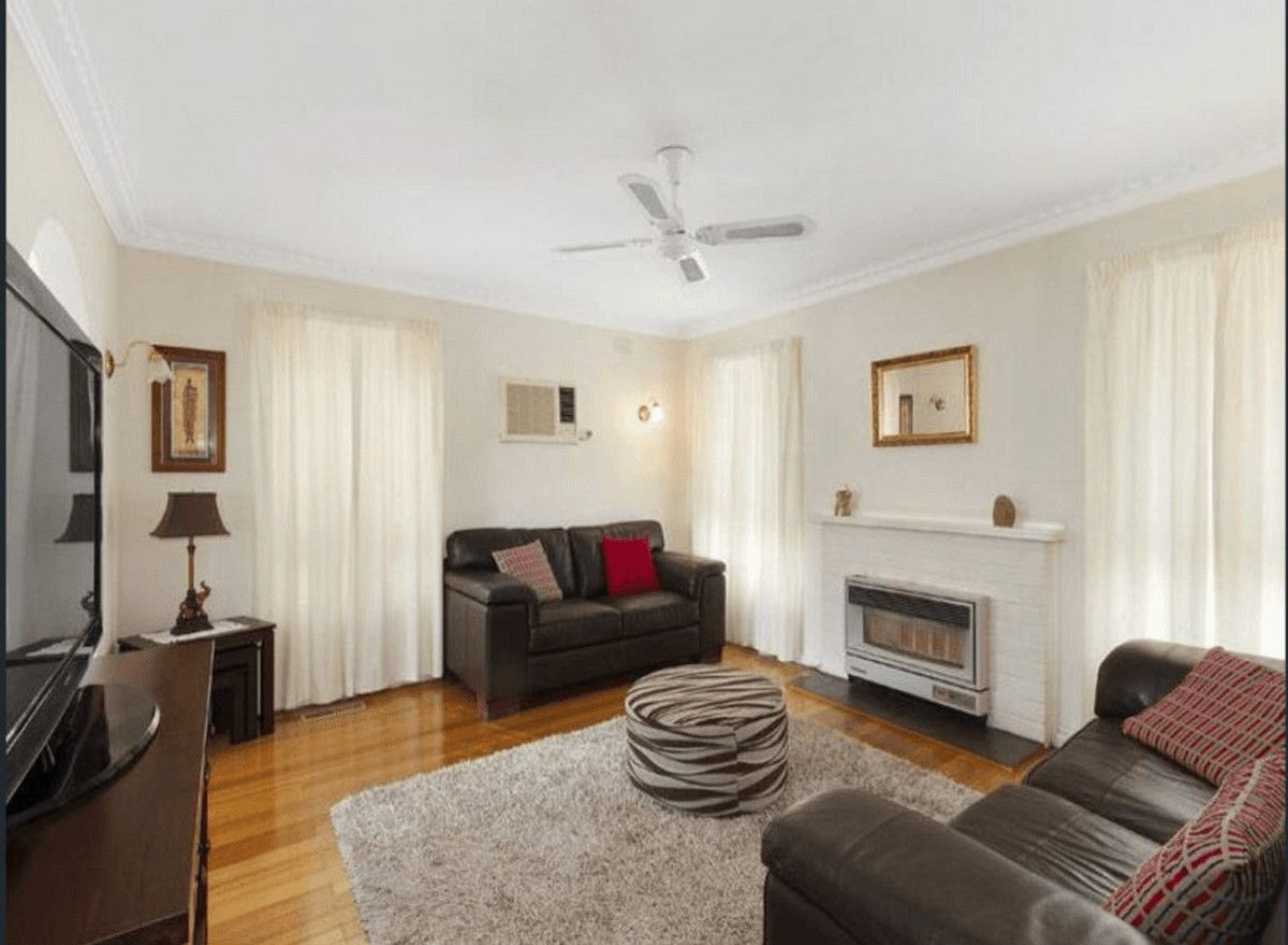 3 bedrooms Apartment / Unit / Flat in 1/25 Talbot Road MOUNT WAVERLEY VIC, 3149