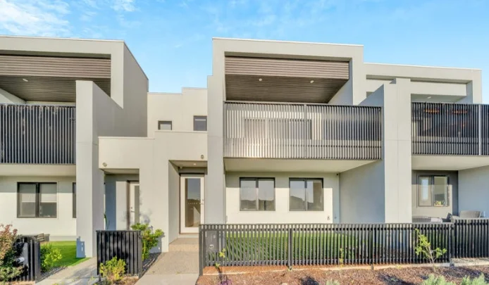 5 Coorabulka Walk, Clyde North VIC 3978