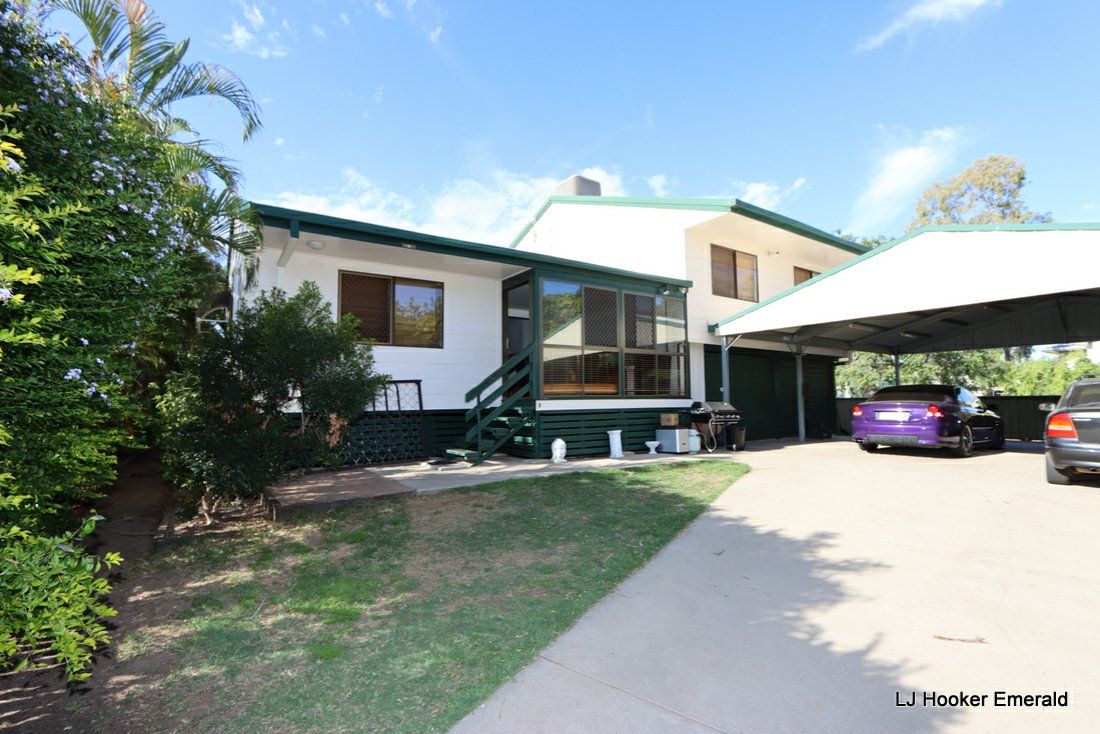 8 Ward Place Emerald Qld 4720 Domain