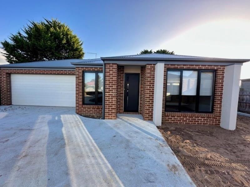3 bedrooms House in 2/11 Ambrose Avenue TRARALGON VIC, 3844