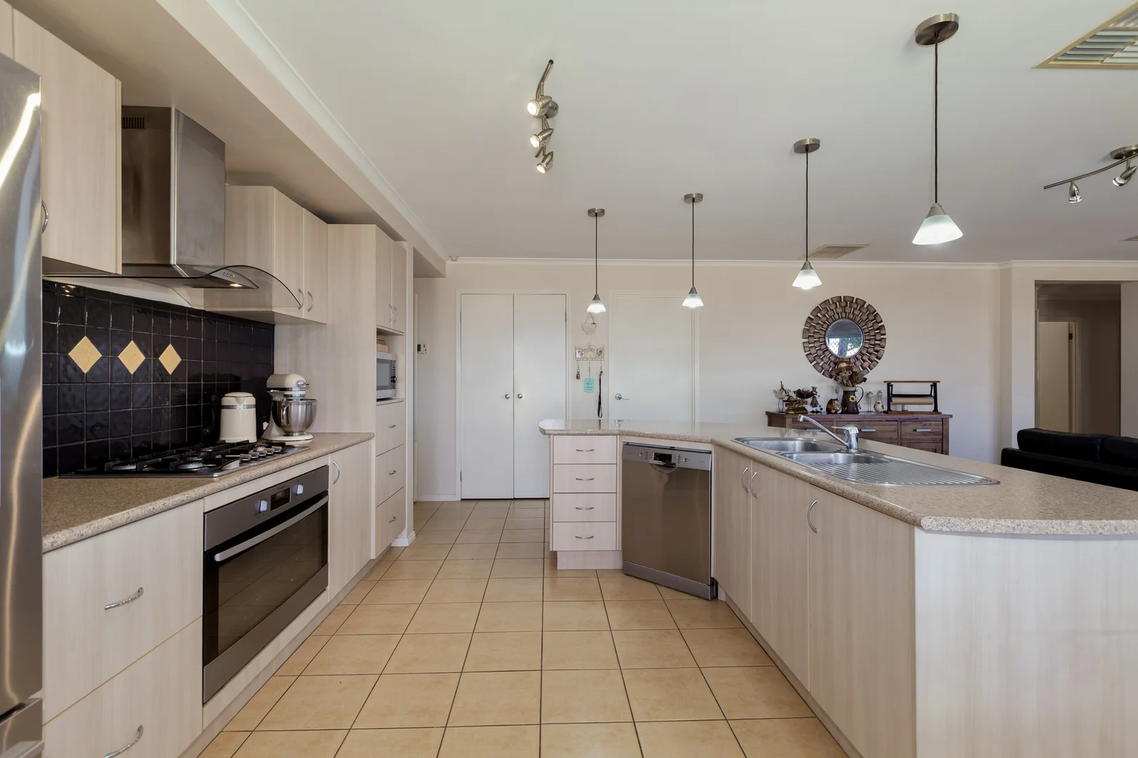 Additional image 5 of 113 Roulston Way, Wallan VIC 3756