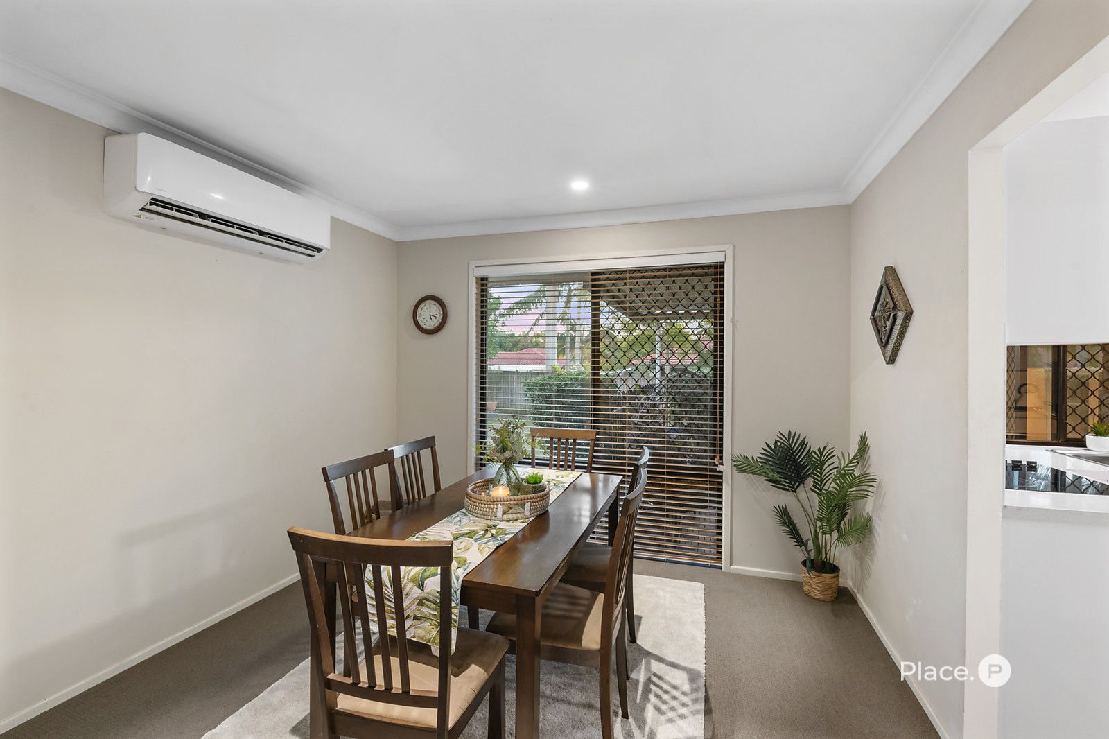 8 Conimbla Close, Parkinson QLD 4115, Image 2