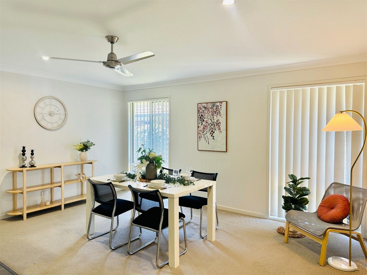 4 bedrooms House in 5 Kingfisher Street PIMPAMA QLD, 4209