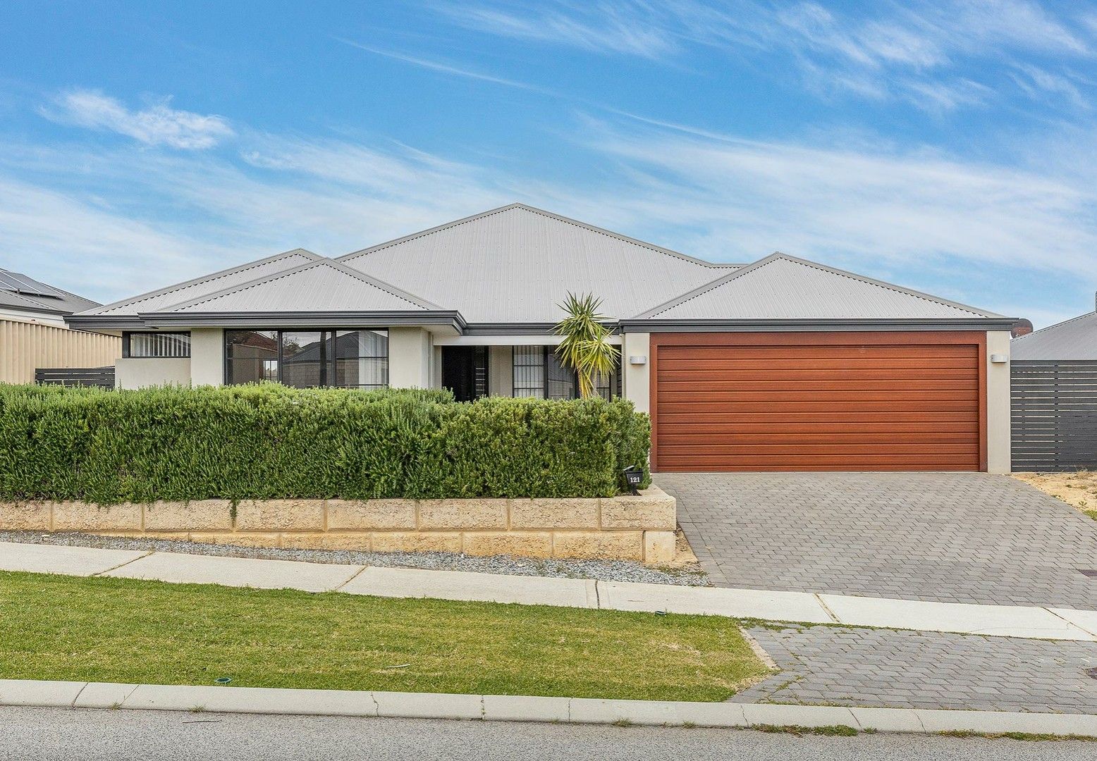4 bedrooms House in 121 Ridgewood Boulevard RIDGEWOOD WA, 6030