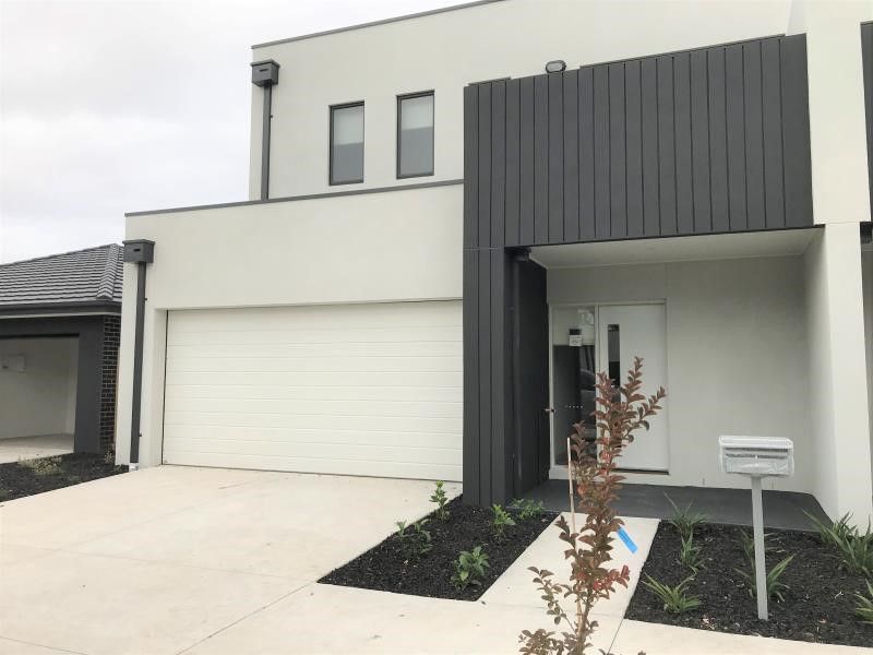 3 bedrooms House in 8 Zeppelin Way BEACONSFIELD VIC, 3807