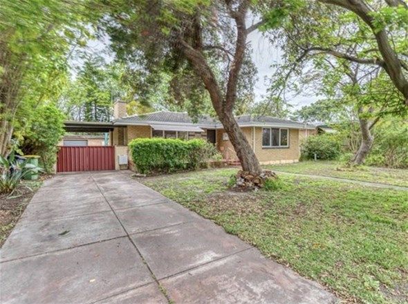 3 bedrooms House in 17 KENMARE AVENUE THORNLIE WA, 6108