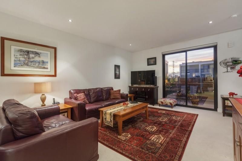 219/9 Wharf Street, DOCKLANDS VIC 3008, Image 2