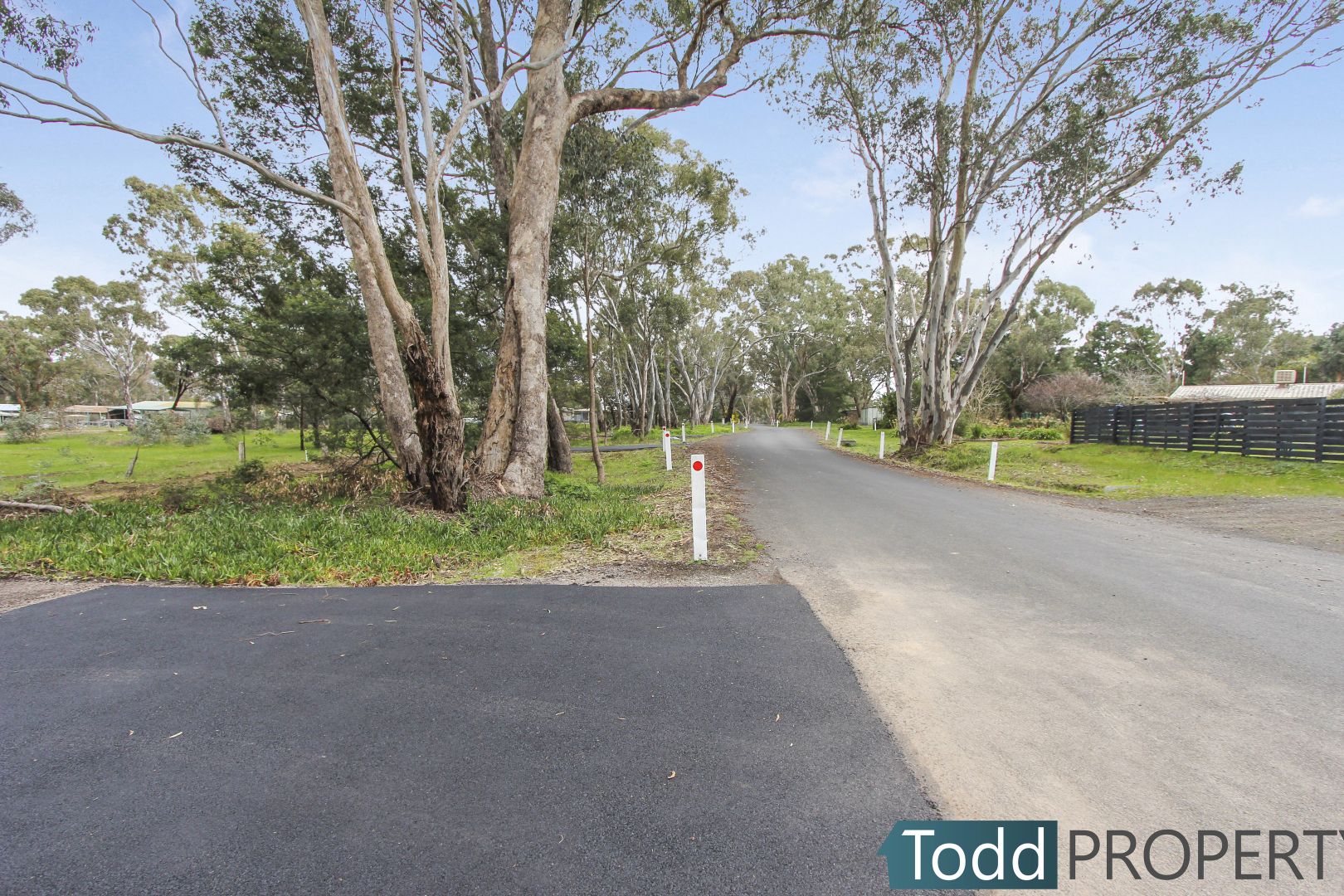 3 Scullys Lane, Heathcote VIC 3523, Image 2