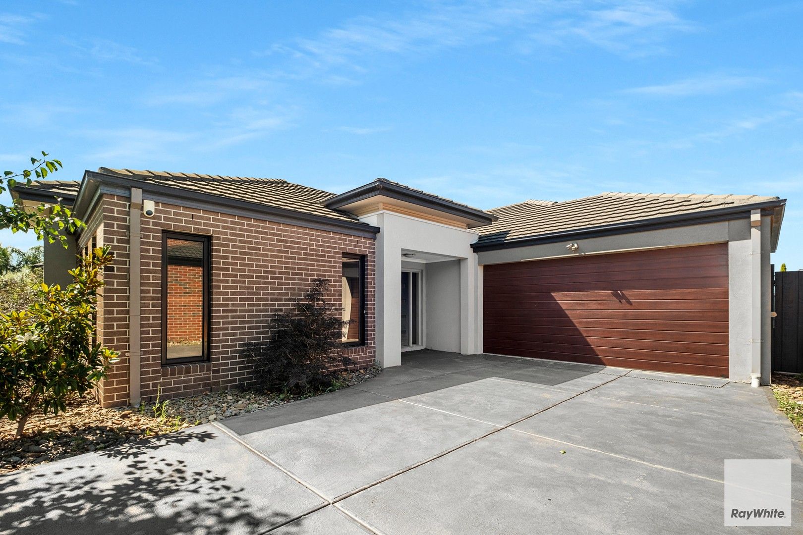52 Double bay Drive, Taylors Hill VIC 3037, Image 0