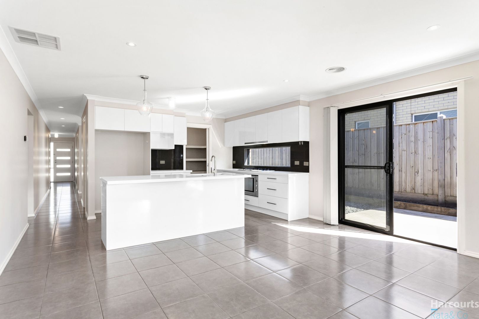 18 Paramount Rise, Wollert VIC 3750, Image 2