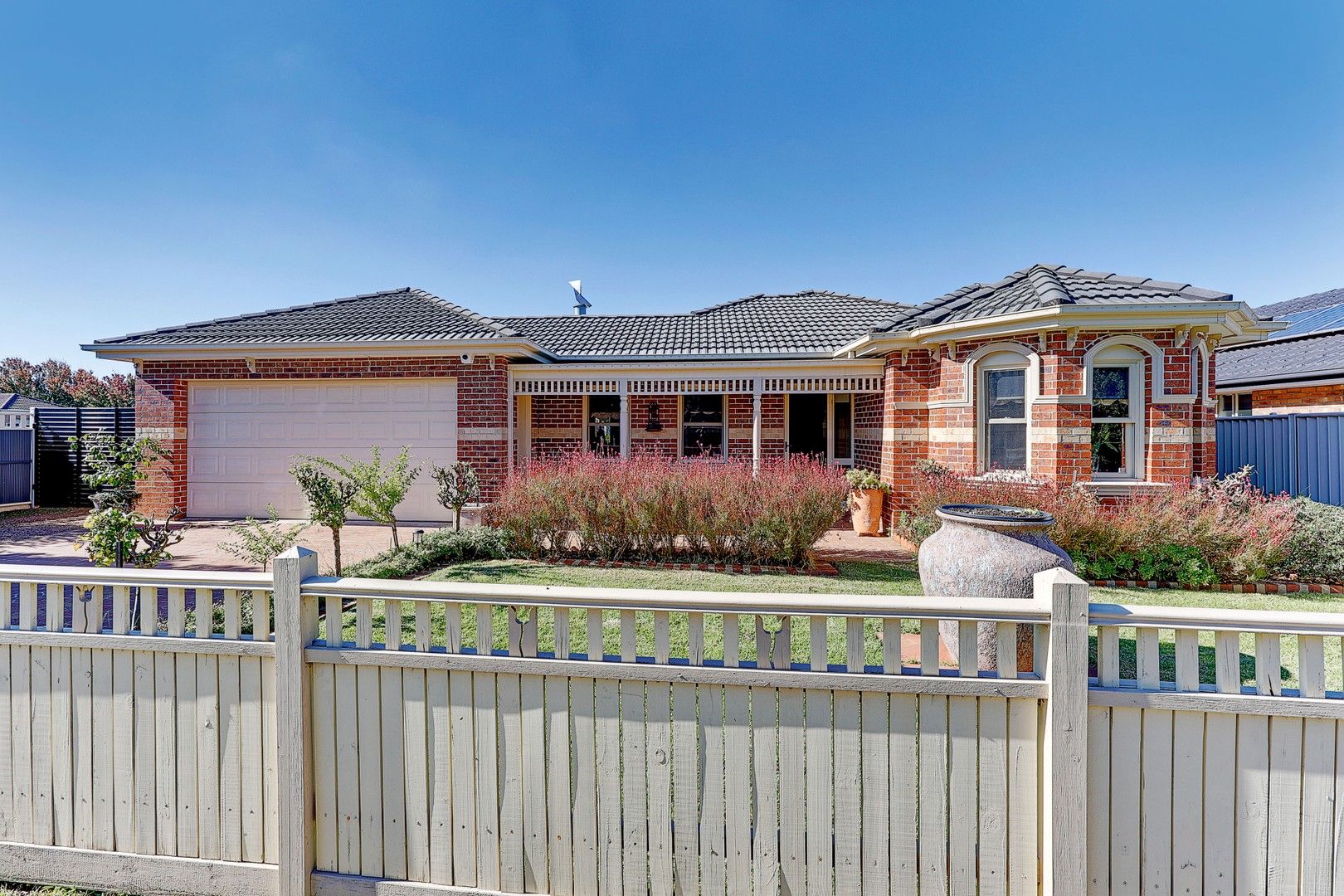 11 Bay Meadow Green, Craigieburn VIC 3064, Image 0